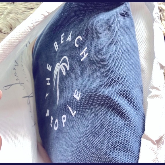 The Beach People Gold Coast Weekender/Beach Bag - Picture 2 of 2